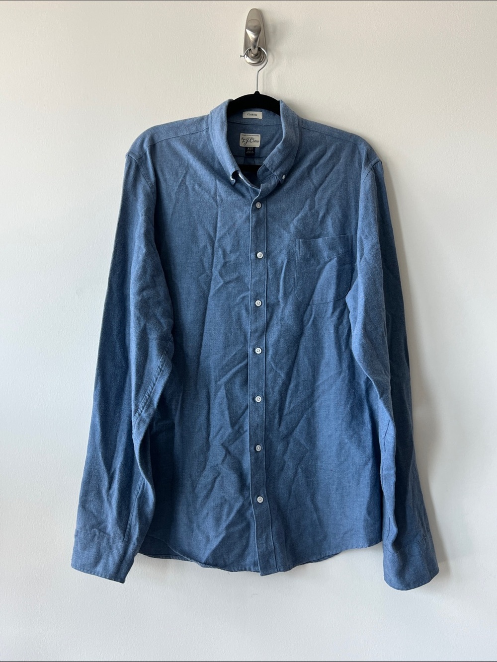 J. Crew Men's Button-Down Shirt - Denim Blue with hints of Red